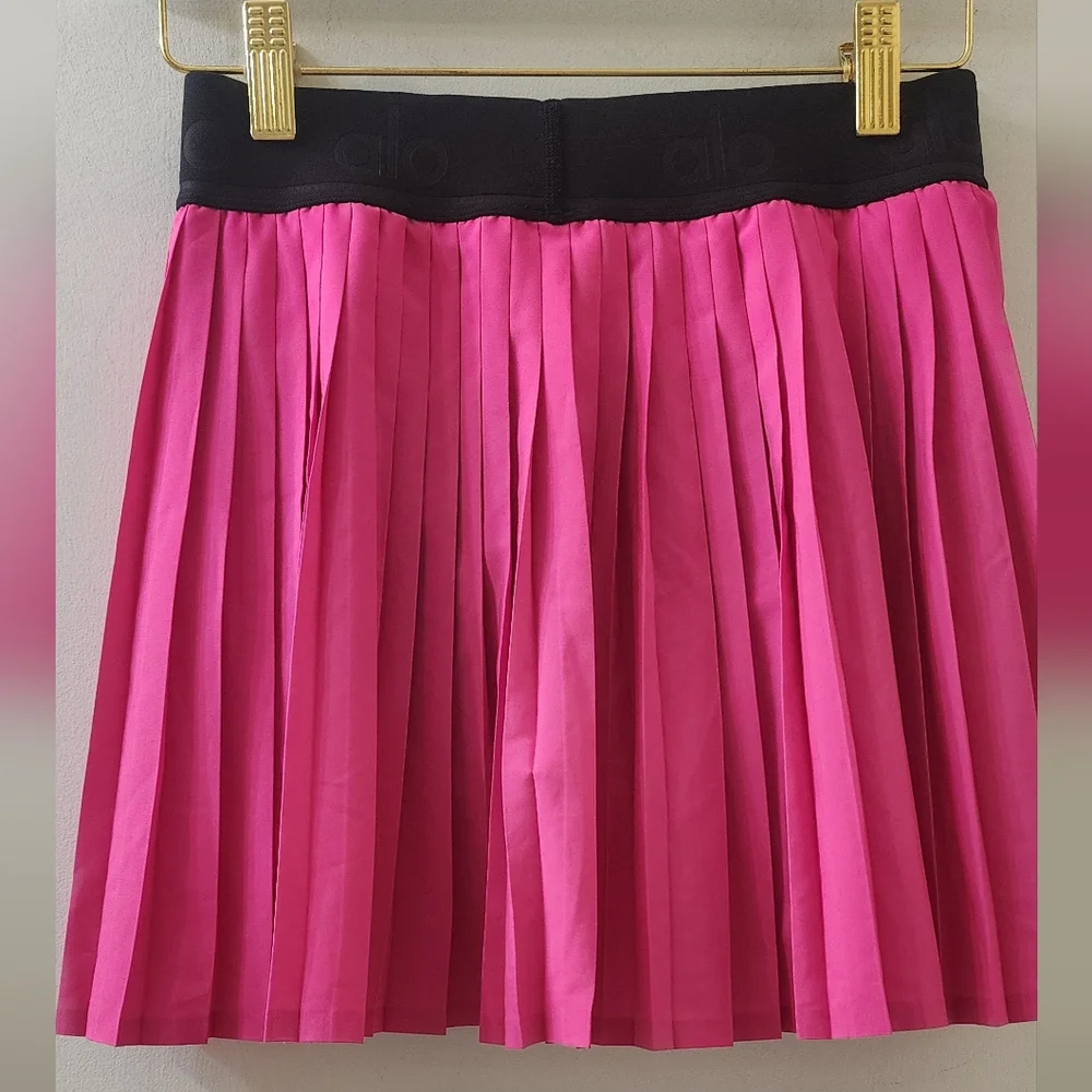 Pink‎ Pleated Women's Skort, Size Extra Small.